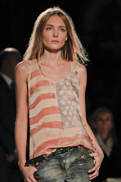 Look 54